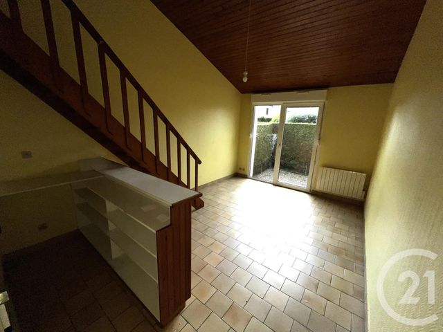Appartement à louer - 2 pièces - 31.0 m2 - ARGENTAN - 61 - BASSE-NORMANDIE - Century 21 Ml Immobilier