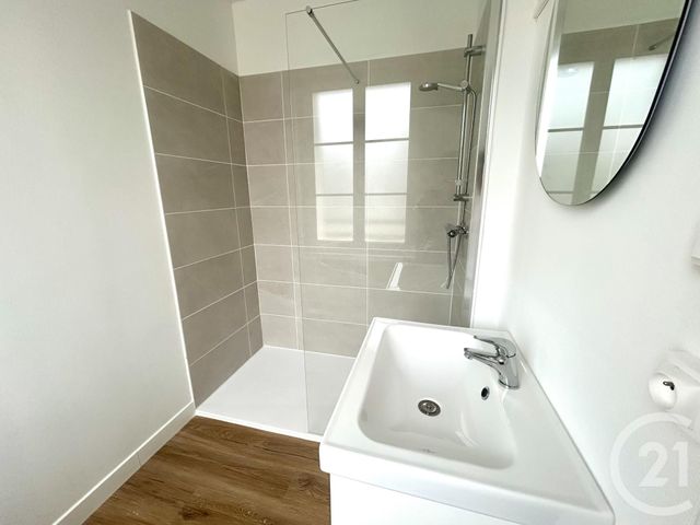 Appartement à louer - 3 pièces - 77.0 m2 - ARGENTAN - 61 - BASSE-NORMANDIE - Century 21 Ml Immobilier