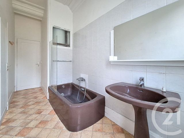 Appartement F5 à louer - 5 pièces - 130.0 m2 - ARGENTAN - 61 - BASSE-NORMANDIE - Century 21 Ml Immobilier