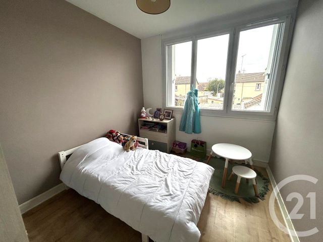 maison à louer - 4 pièces - 80.0 m2 - ARGENTAN - 61 - BASSE-NORMANDIE - Century 21 Ml Immobilier