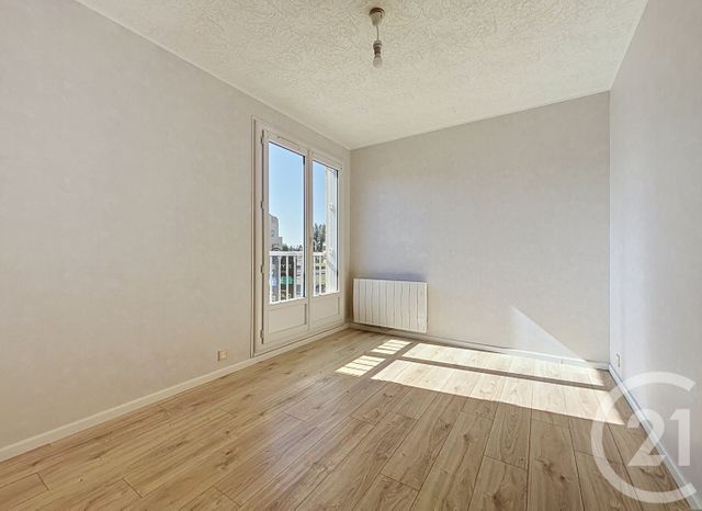 Appartement F4 à louer - 4 pièces - 86.0 m2 - ARGENTAN - 61 - BASSE-NORMANDIE - Century 21 Ml Immobilier