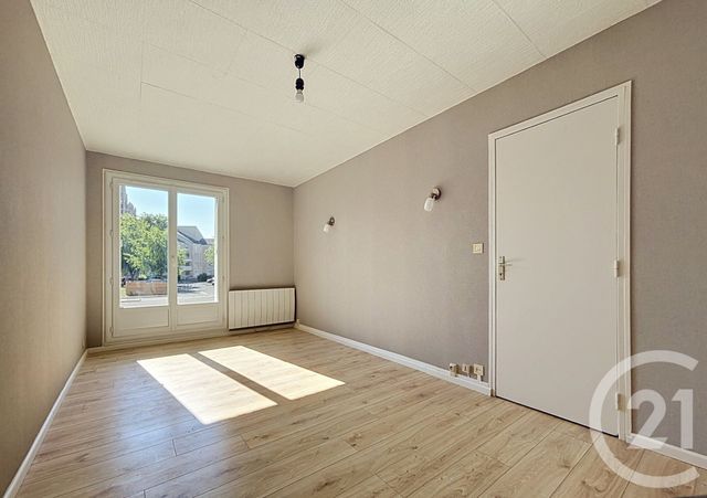 Appartement F4 à louer - 4 pièces - 86.0 m2 - ARGENTAN - 61 - BASSE-NORMANDIE - Century 21 Ml Immobilier