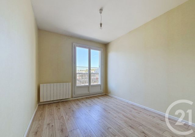 Appartement F4 à louer - 4 pièces - 86.0 m2 - ARGENTAN - 61 - BASSE-NORMANDIE - Century 21 Ml Immobilier