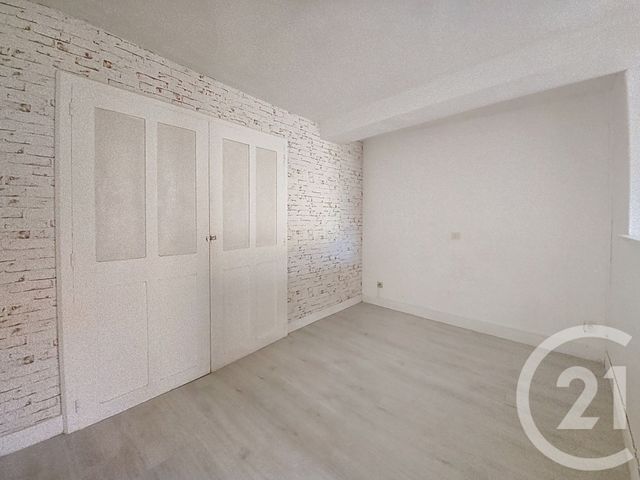 Appartement F1 à louer - 2 pièces - 33.0 m2 - TRUN - 61 - BASSE-NORMANDIE - Century 21 Ml Immobilier