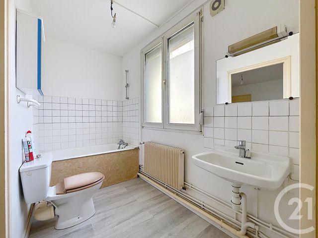 Appartement F2 à louer - 2 pièces - 49.18 m2 - ARGENTAN - 61 - BASSE-NORMANDIE - Century 21 Ml Immobilier