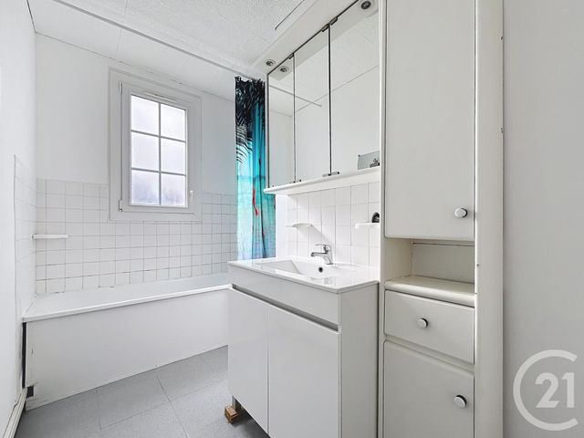 Appartement F3 à louer - 3 pièces - 67.0 m2 - TRUN - 61 - BASSE-NORMANDIE - Century 21 Ml Immobilier