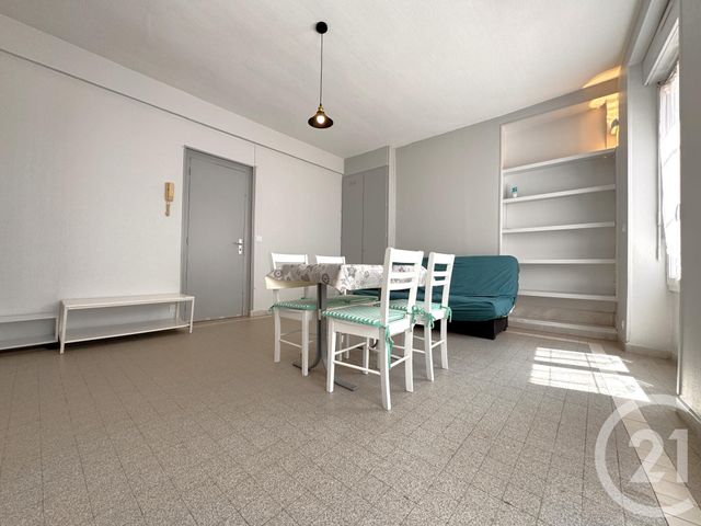 Appartement F1 à louer - 1 pièce - 27.0 m2 - ARGENTAN - 61 - BASSE-NORMANDIE - Century 21 Ml Immobilier