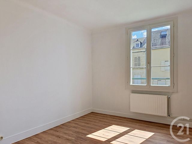 Appartement F2 à louer - 2 pièces - 47.75 m2 - ARGENTAN - 61 - BASSE-NORMANDIE - Century 21 Ml Immobilier