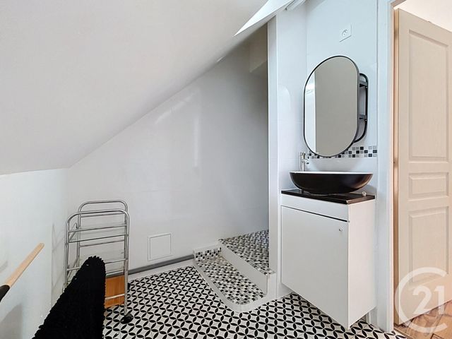 maison à louer - 7 pièces - 203.68 m2 - ARGENTAN - 61 - BASSE-NORMANDIE - Century 21 Ml Immobilier